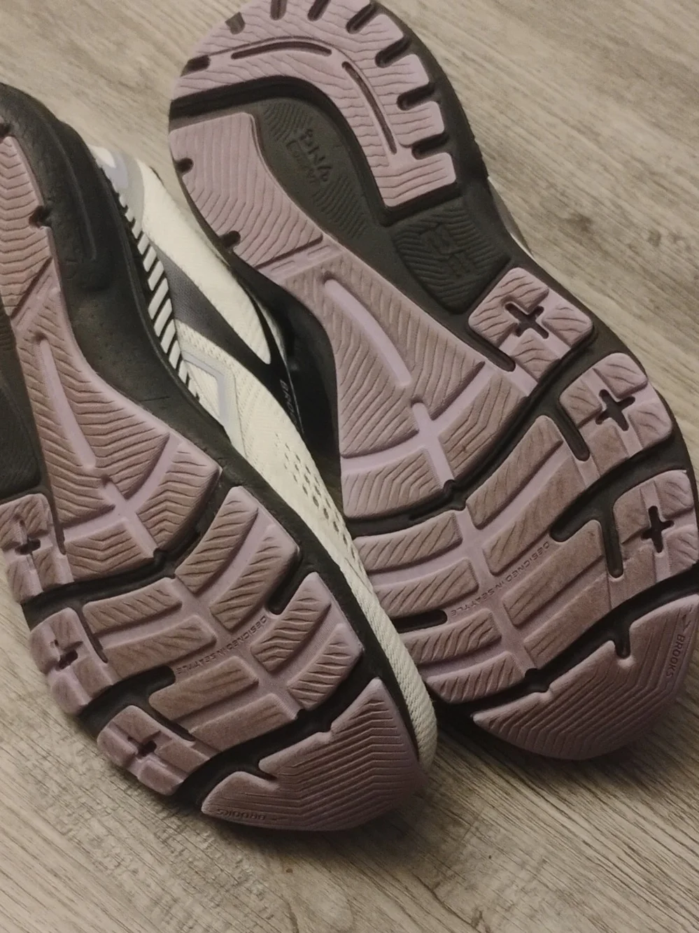 Brooks Adrenaline GTS Athletic Shoes in Light Gray and Black